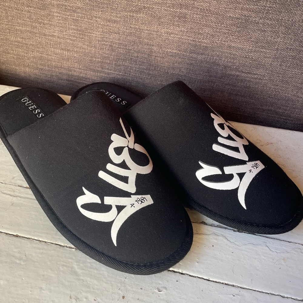 Guess slippers